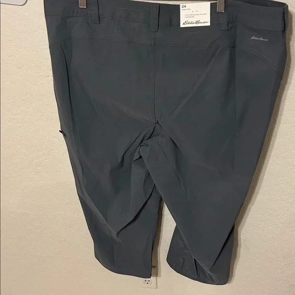 🐣Eddie Bauer  Graphite Rainier Capri Pants size 24 W NWT - Picture 9 of 10